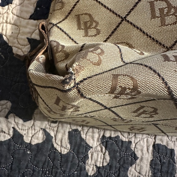 Vintage Dooney & Bourke signature canvas with brown leather trim. - Picture 12 of 13